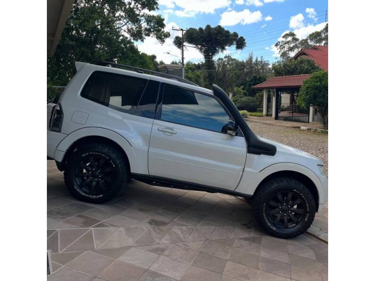 MITSUBISHI - PAJERO FULL - 2010/2011 - Branca - R$ 109.900,00