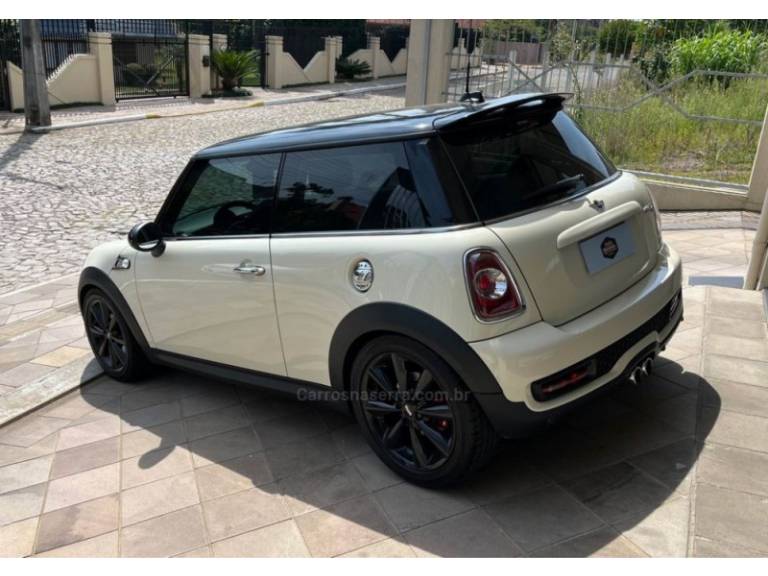 MINI - COOPER - 2012/2012 - Branca - R$ 75.900,00