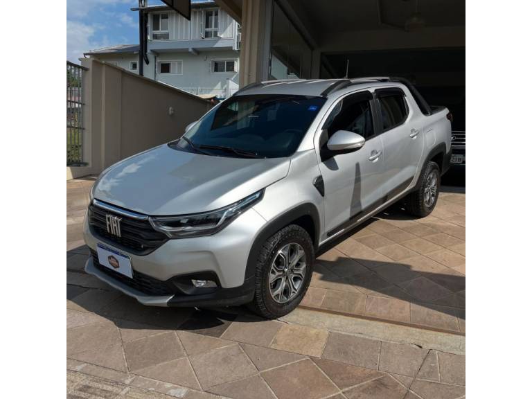FIAT - STRADA - 2021/2021 - Prata - R$ 97.900,00