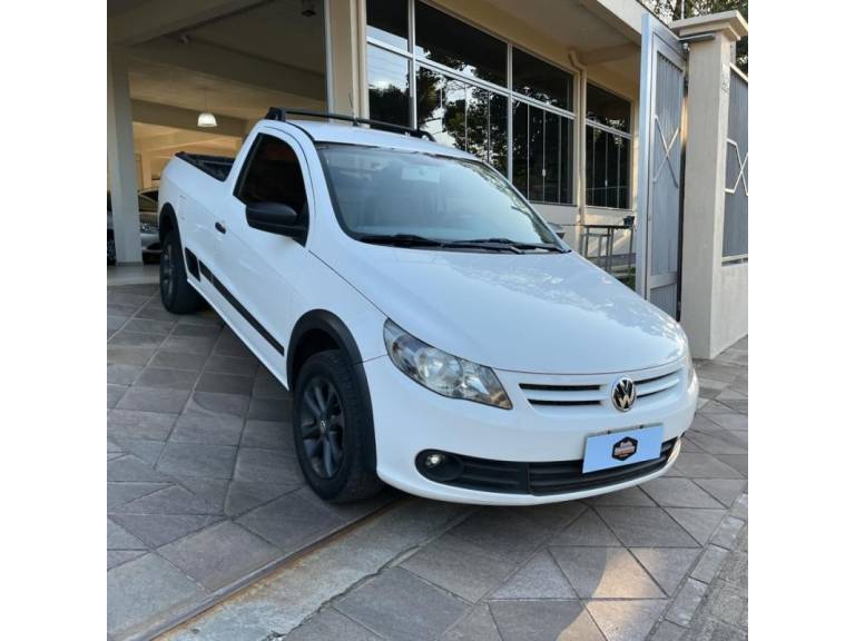 VOLKSWAGEN - SAVEIRO - 2012/2013 - Branca - R$ 49.500,00