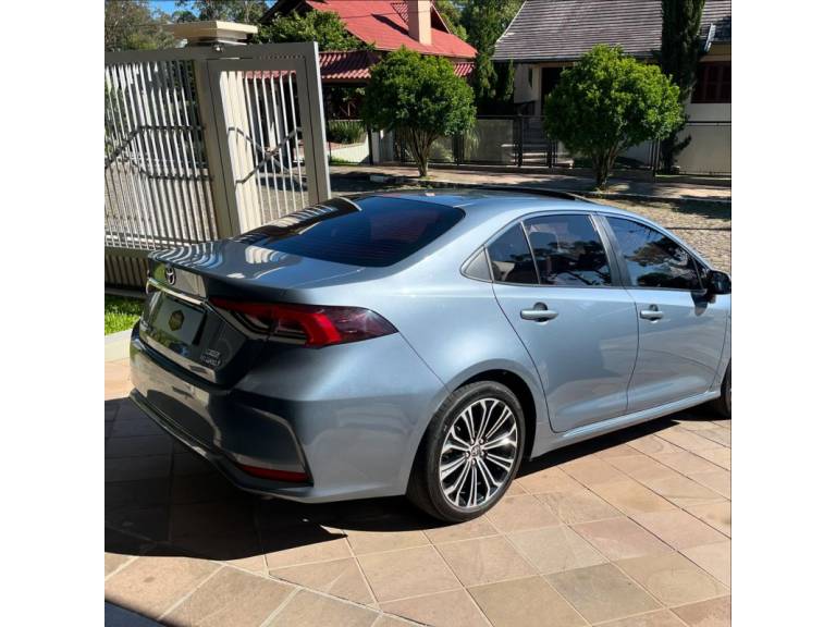 TOYOTA - COROLLA - 2022/2023 - Cinza - R$ 155.900,00