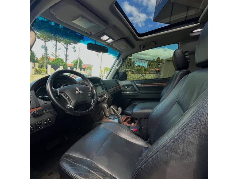 MITSUBISHI - PAJERO FULL - 2010/2011 - Branca - R$ 109.900,00