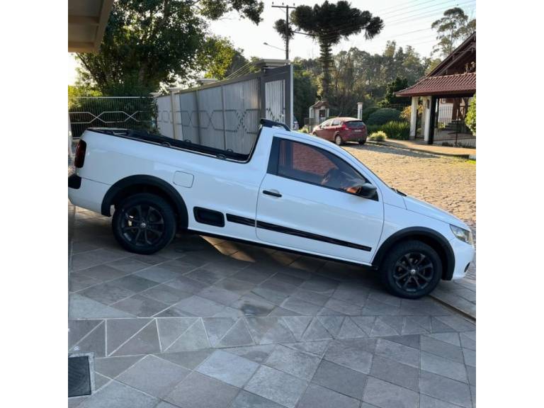 VOLKSWAGEN - SAVEIRO - 2012/2013 - Branca - R$ 49.500,00