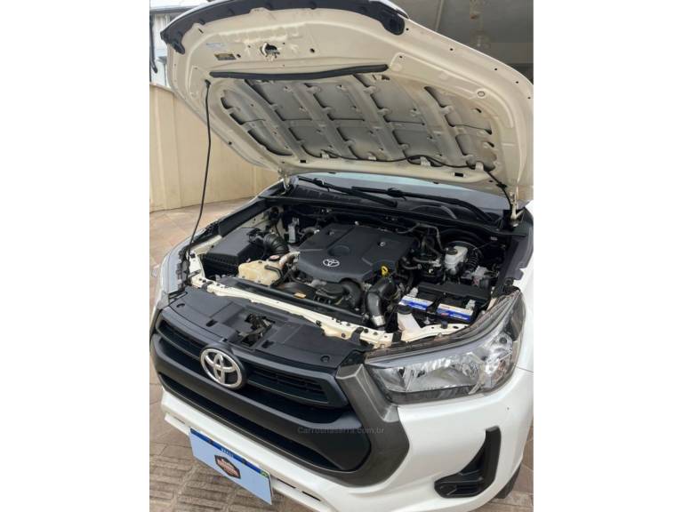 TOYOTA - HILUX - 2021/2021 - Branca - R$ 170.900,00