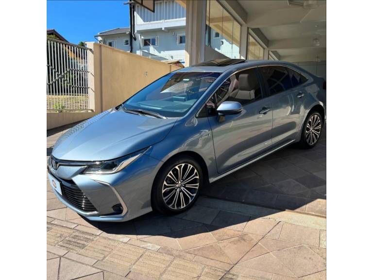 TOYOTA - COROLLA - 2022/2023 - Cinza - R$ 155.900,00