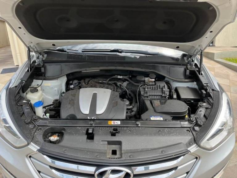 HYUNDAI - SANTA FÉ - 2014/2015 - Prata - R$ 95.900,00