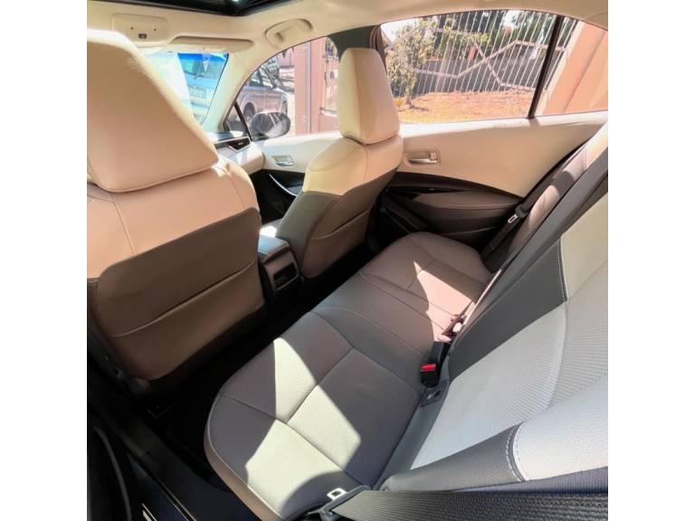 TOYOTA - COROLLA - 2022/2023 - Cinza - R$ 155.900,00