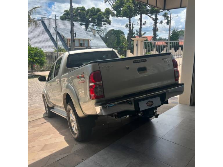 TOYOTA - HILUX - 2013/2014 - Bege - R$ 143.900,00