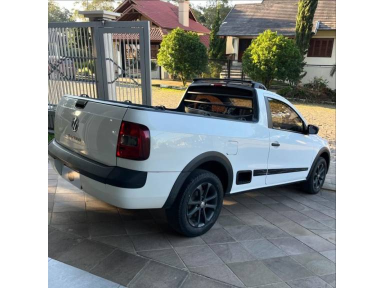 VOLKSWAGEN - SAVEIRO - 2012/2013 - Branca - R$ 49.500,00