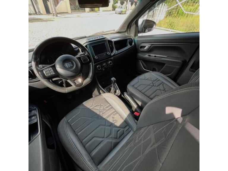 FIAT - STRADA - 2021/2021 - Prata - R$ 97.900,00