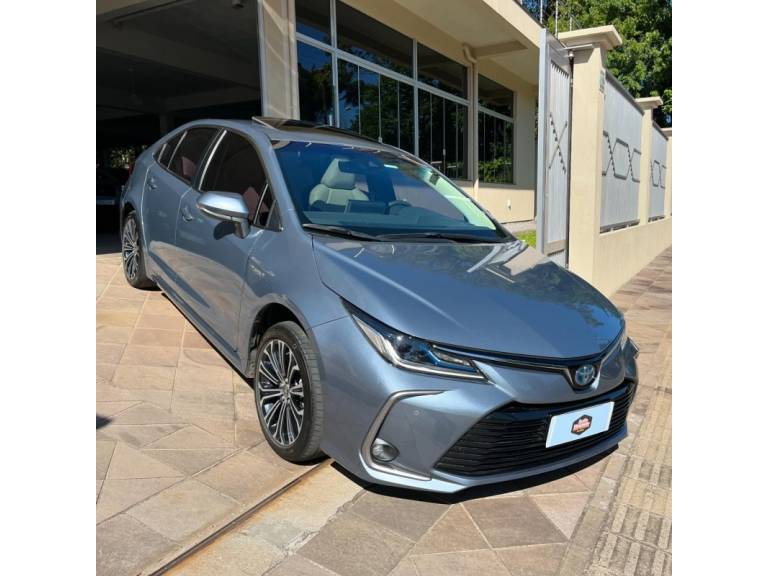 TOYOTA - COROLLA - 2022/2023 - Cinza - R$ 155.900,00