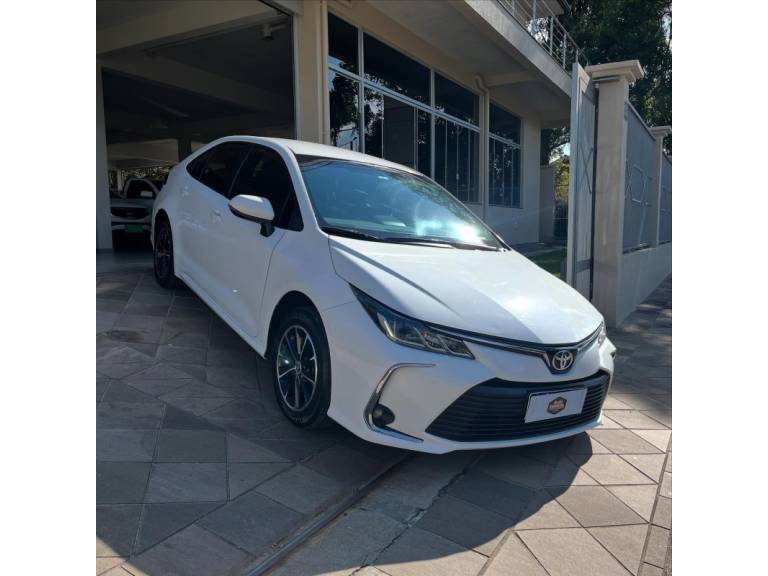 TOYOTA - COROLLA - 2021/2021 - Branca - R$ 114.900,00