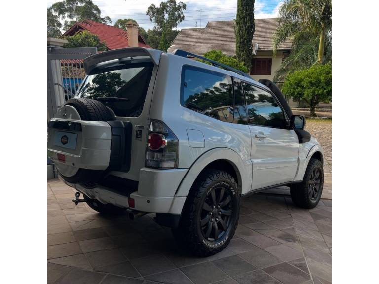 MITSUBISHI - PAJERO FULL - 2010/2011 - Branca - R$ 109.900,00